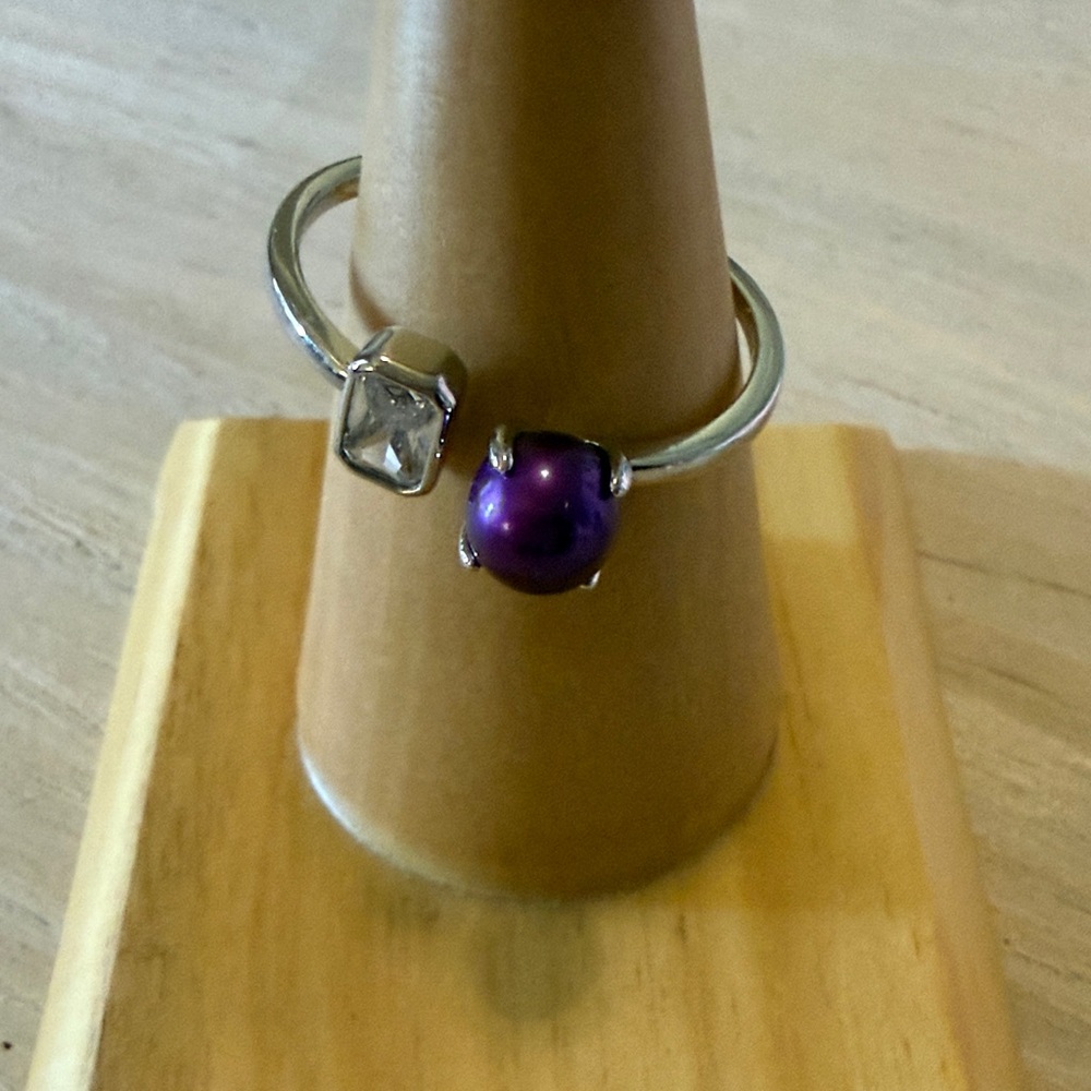 Elegant Silver and Purple Gemstone Ring